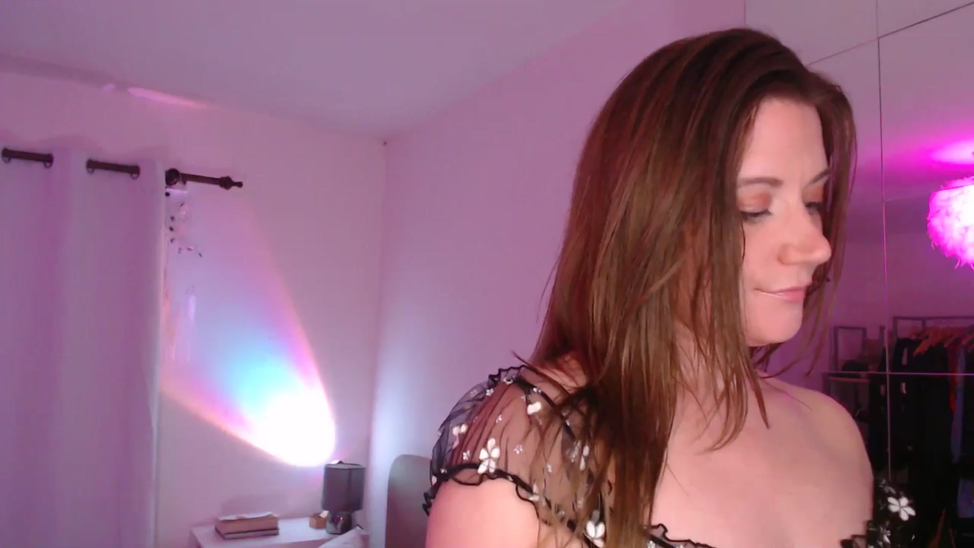 Gallery image thumbnail from xDaisyx's myfreecams stream on, 11/12/2024, 24:44 image 16 of 20
