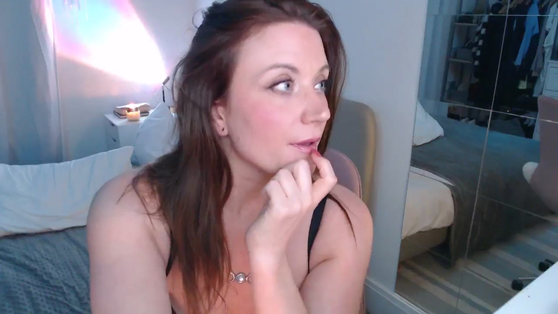 Gallery image thumbnail from xDaisyx's myfreecams stream on, 11/13/2024, 24:20 image 2 of 20