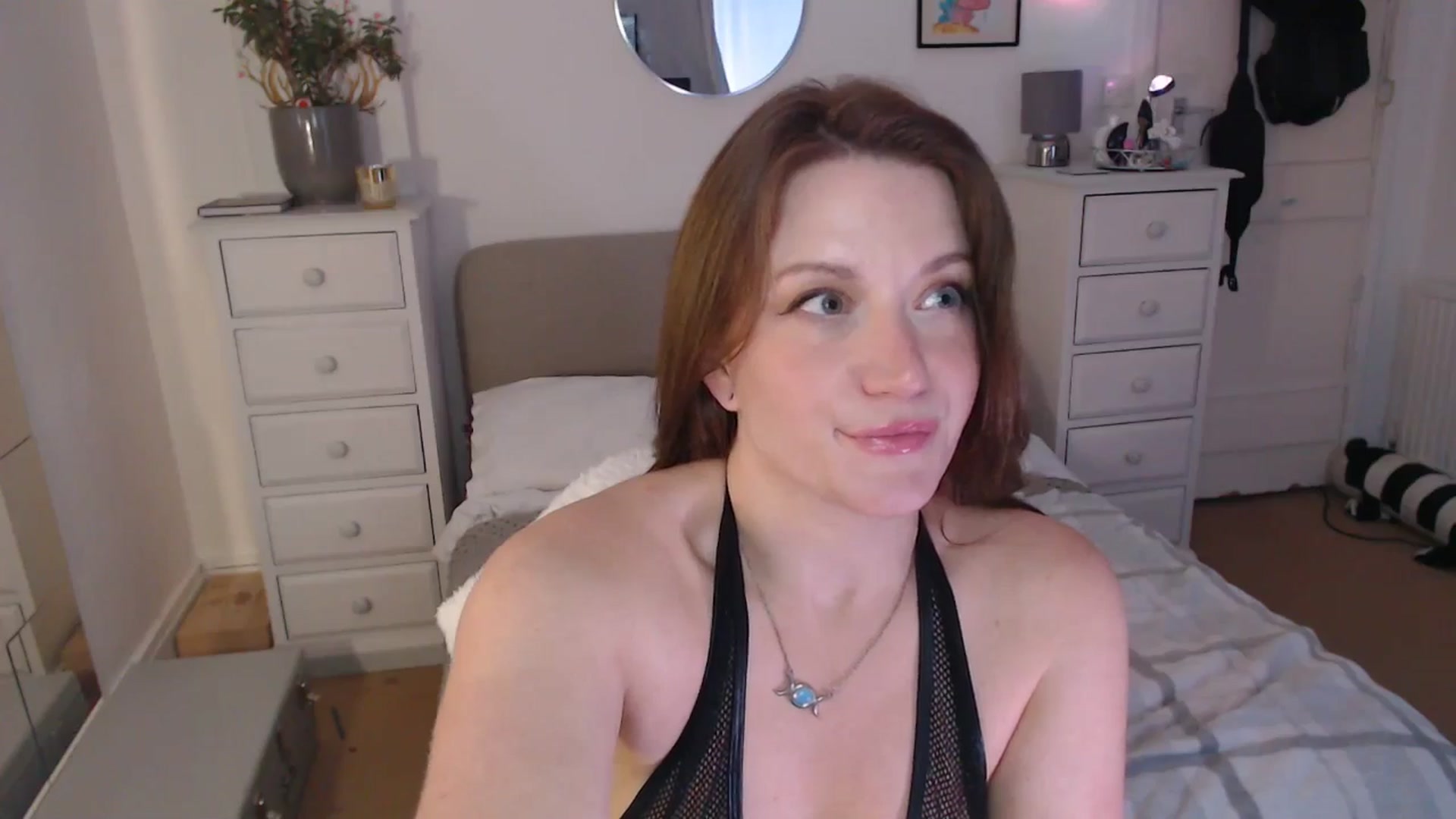 Gallery image thumbnail from xDaisyx's myfreecams stream on, 11/15/2024, 16:34 image 12 of 20