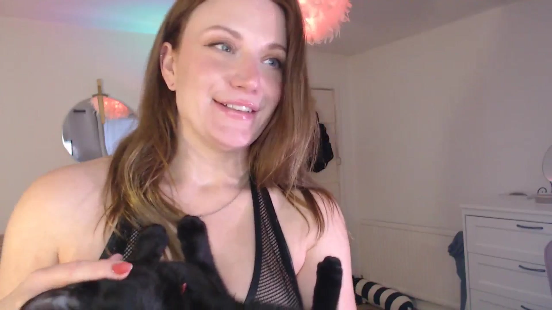 Gallery image thumbnail from xDaisyx's myfreecams stream on, 11/15/2024, 16:34 image 16 of 20