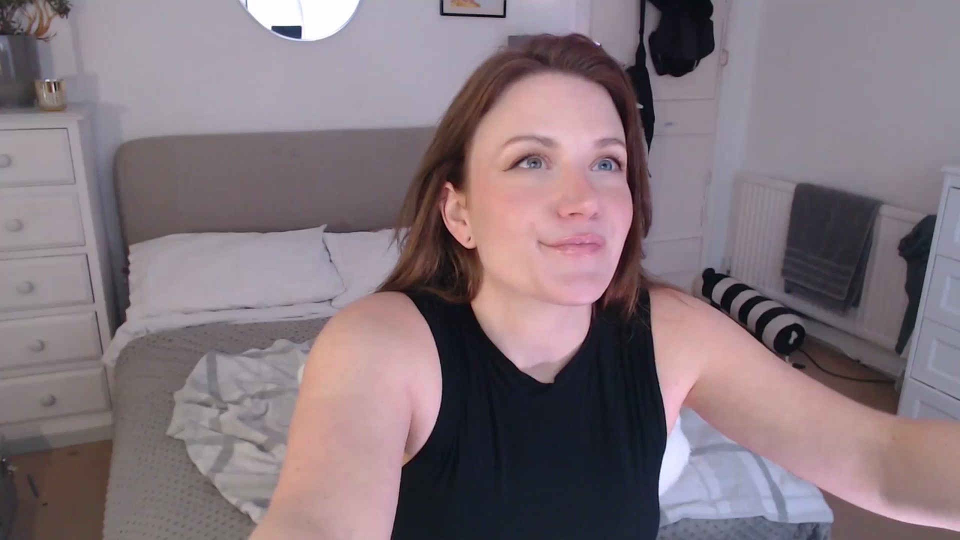 Gallery image thumbnail from xDaisyx's myfreecams stream on, 11/15/2024, 16:34 image 7 of 20