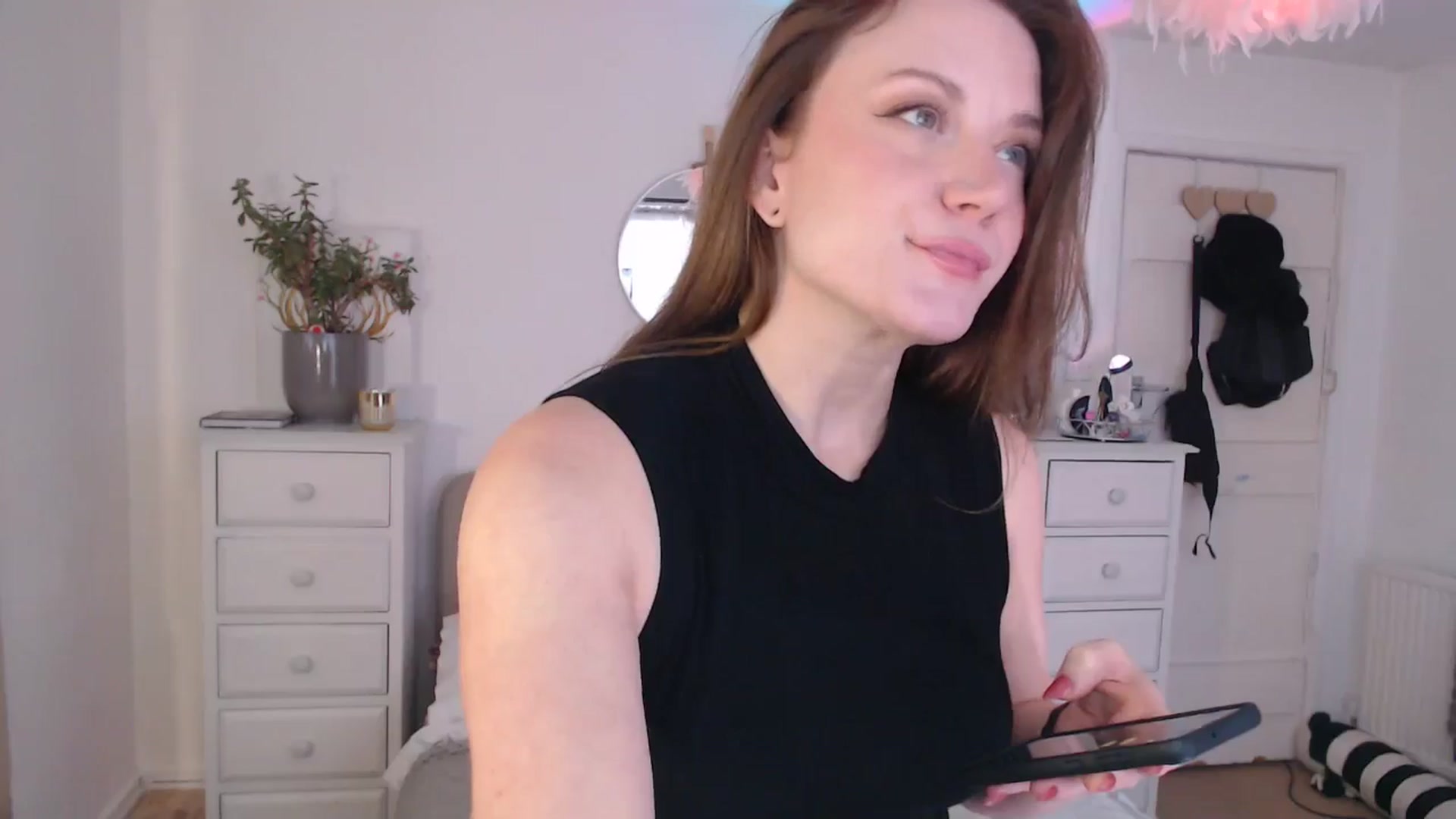 Gallery image thumbnail from xDaisyx's myfreecams stream on, 11/15/2024, 16:34 image 3 of 20