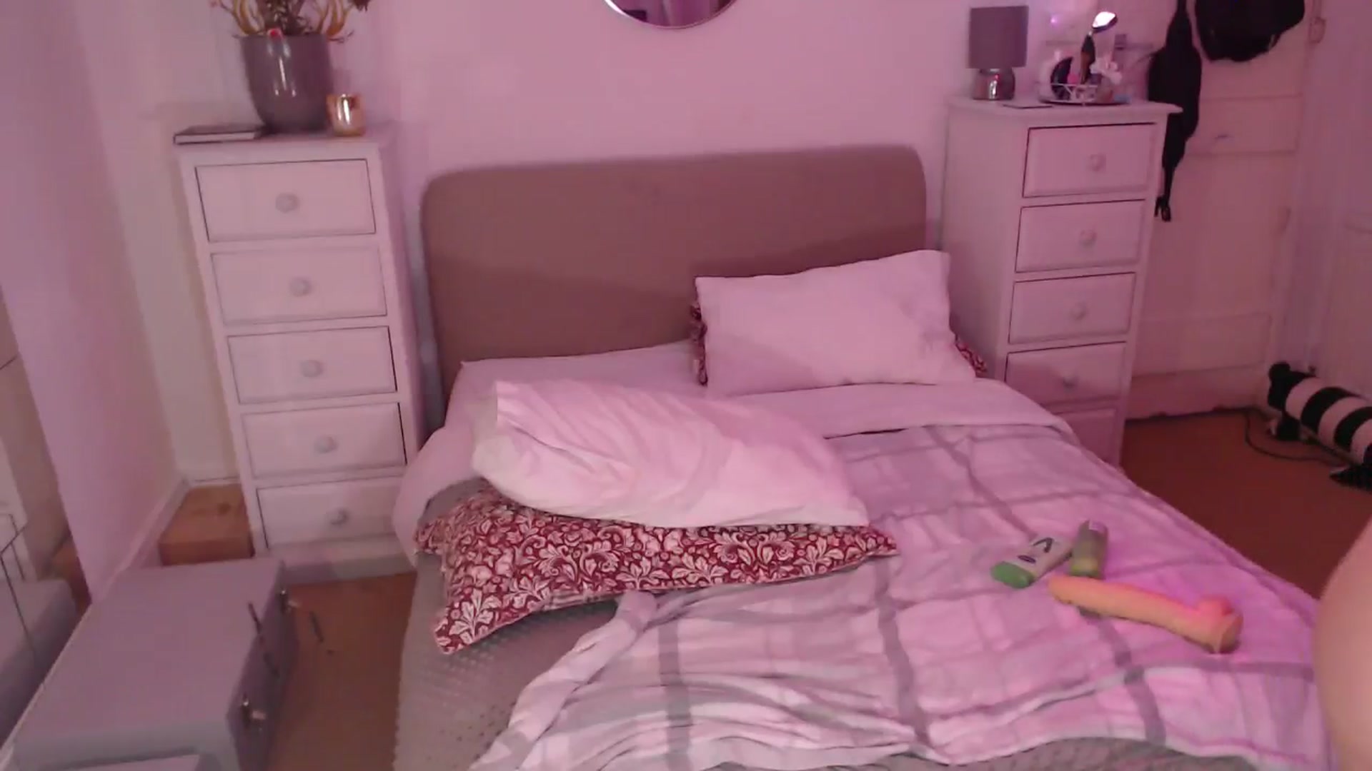 Gallery image thumbnail from xDaisyx's myfreecams stream on, 11/15/2024, 18:17 image 19 of 20