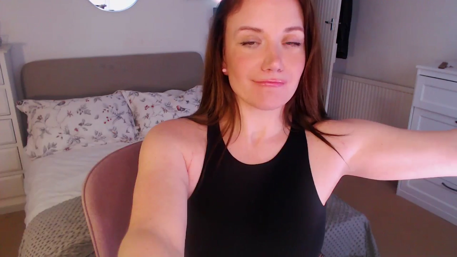 Gallery image thumbnail from xDaisyx's myfreecams stream on, 12/02/2024, 18:29 image 8 of 20