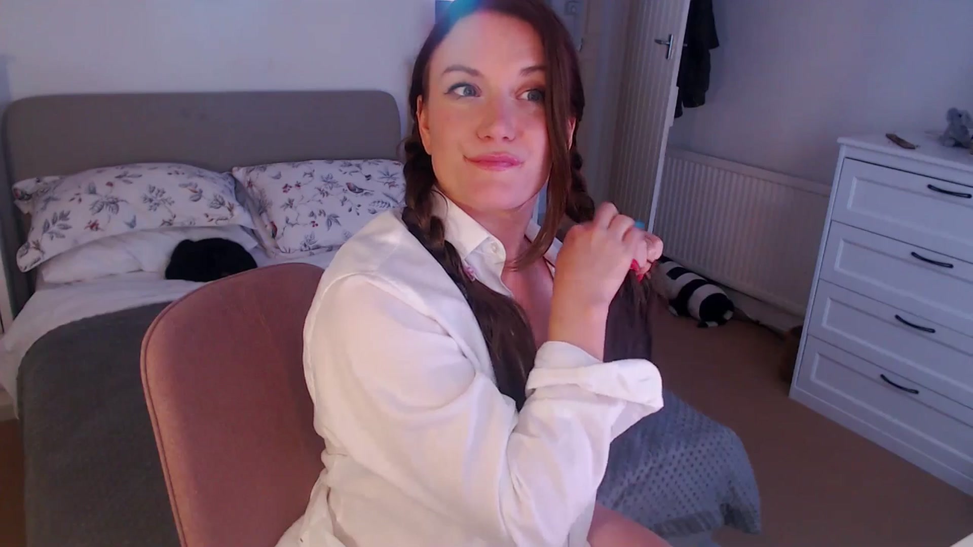 Gallery image thumbnail from xDaisyx's myfreecams stream on, 12/03/2024, 17:01 image 11 of 20
