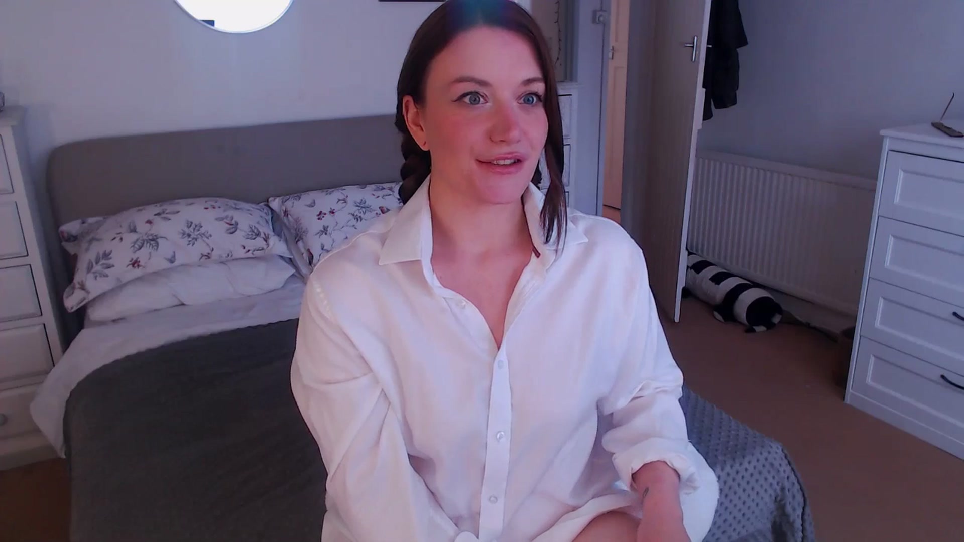 Gallery image thumbnail from xDaisyx's myfreecams stream on, 12/03/2024, 17:01 image 2 of 20