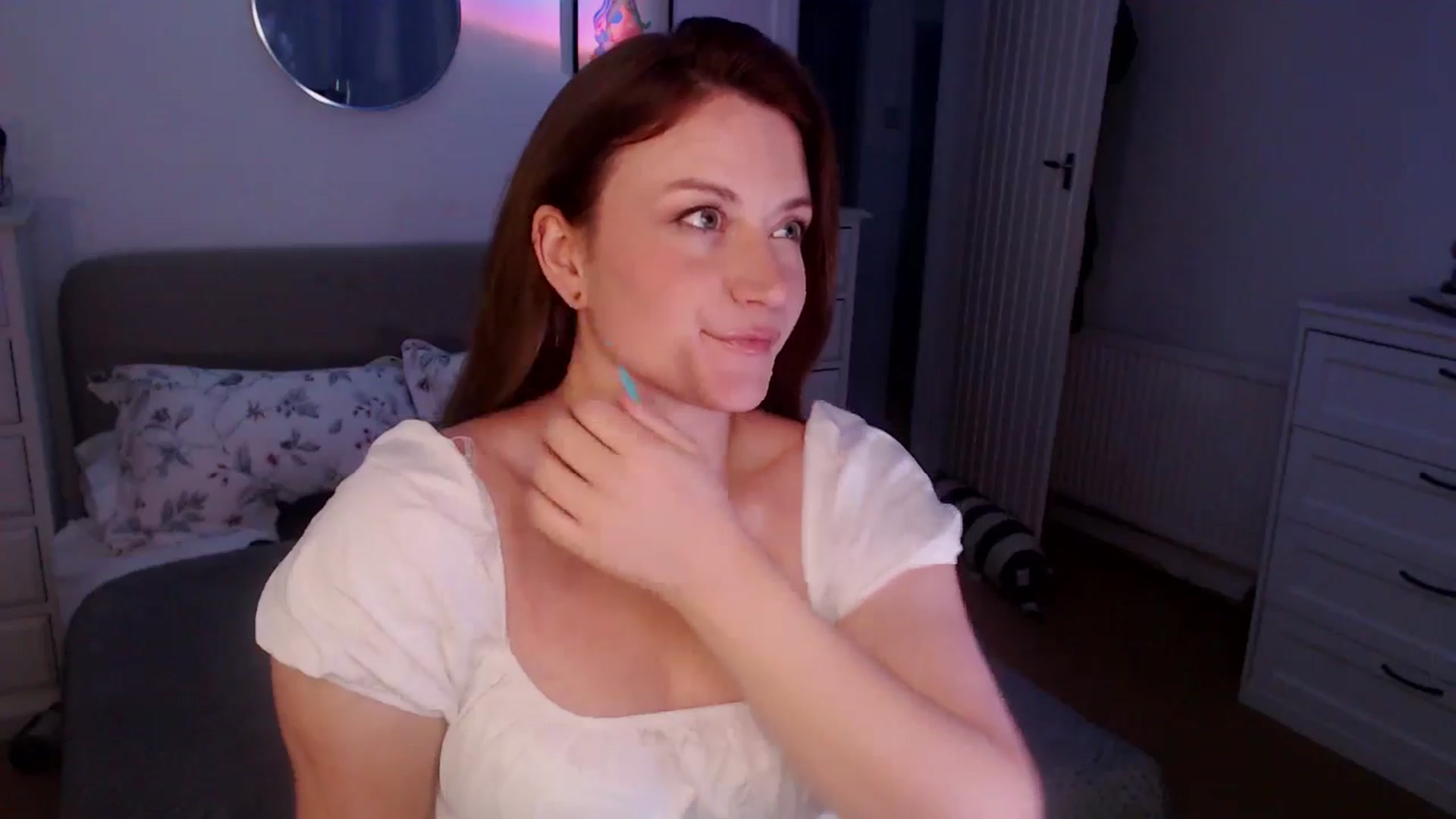 Gallery image thumbnail from xDaisyx's myfreecams stream on, 12/06/2024, 16:26 image 10 of 20