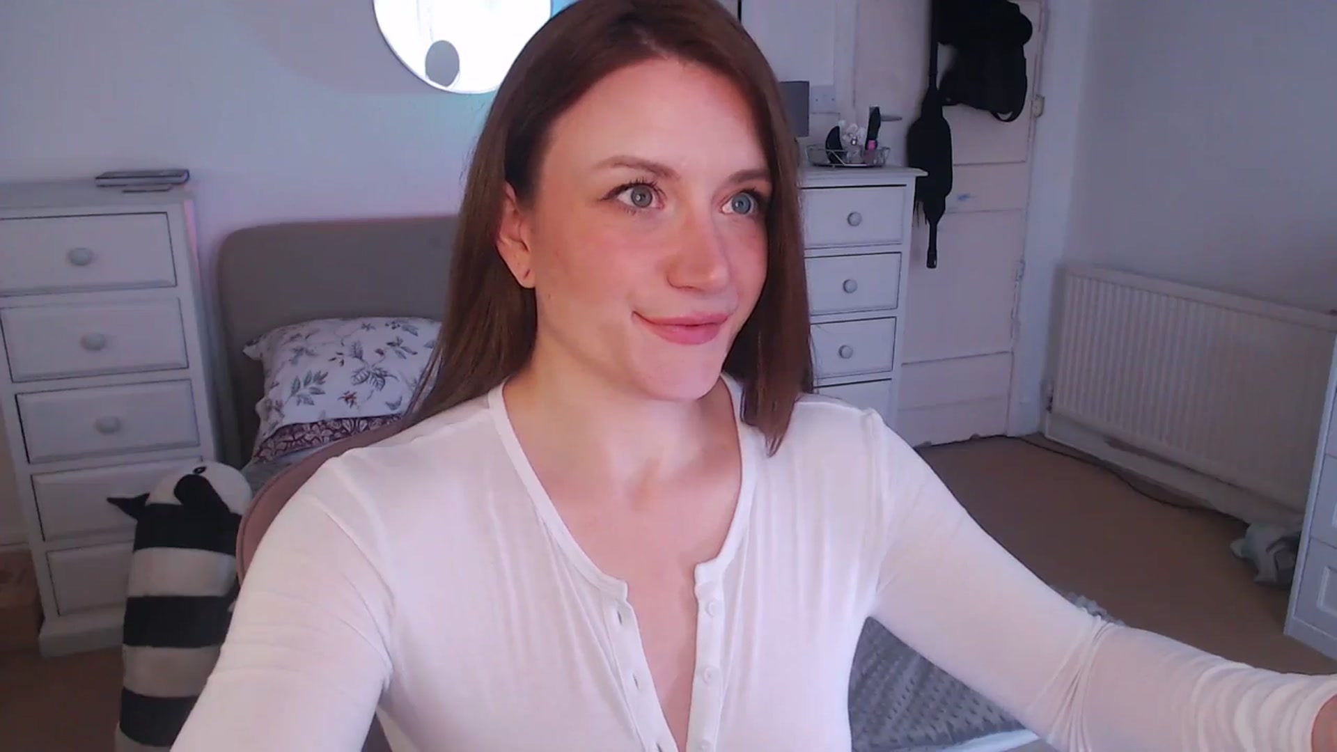 Gallery image thumbnail from xDaisyx's myfreecams stream on, 12/10/2024, 14:07 image 3 of 20