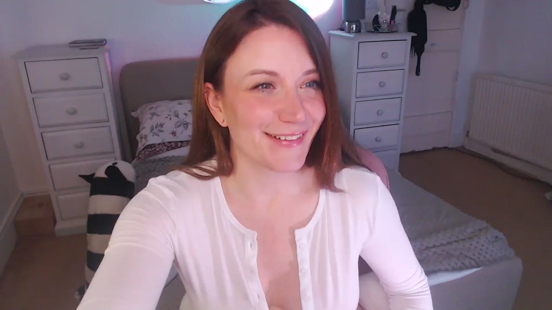 Gallery image thumbnail from xDaisyx's myfreecams stream on, 12/10/2024, 16:37 image 8 of 20
