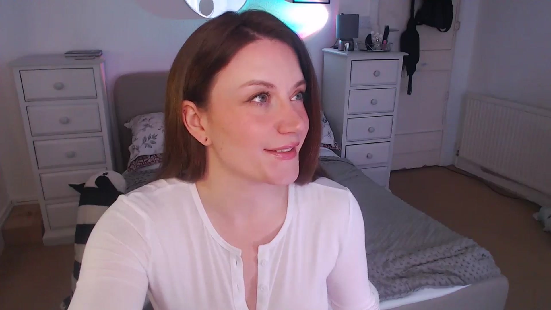 Gallery image thumbnail from xDaisyx's myfreecams stream on, 12/10/2024, 16:37 image 2 of 20