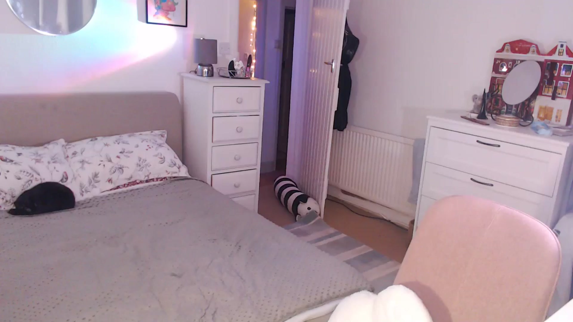 Gallery image thumbnail from xDaisyx's myfreecams stream on, 12/12/2024, 17:23 image 5 of 20