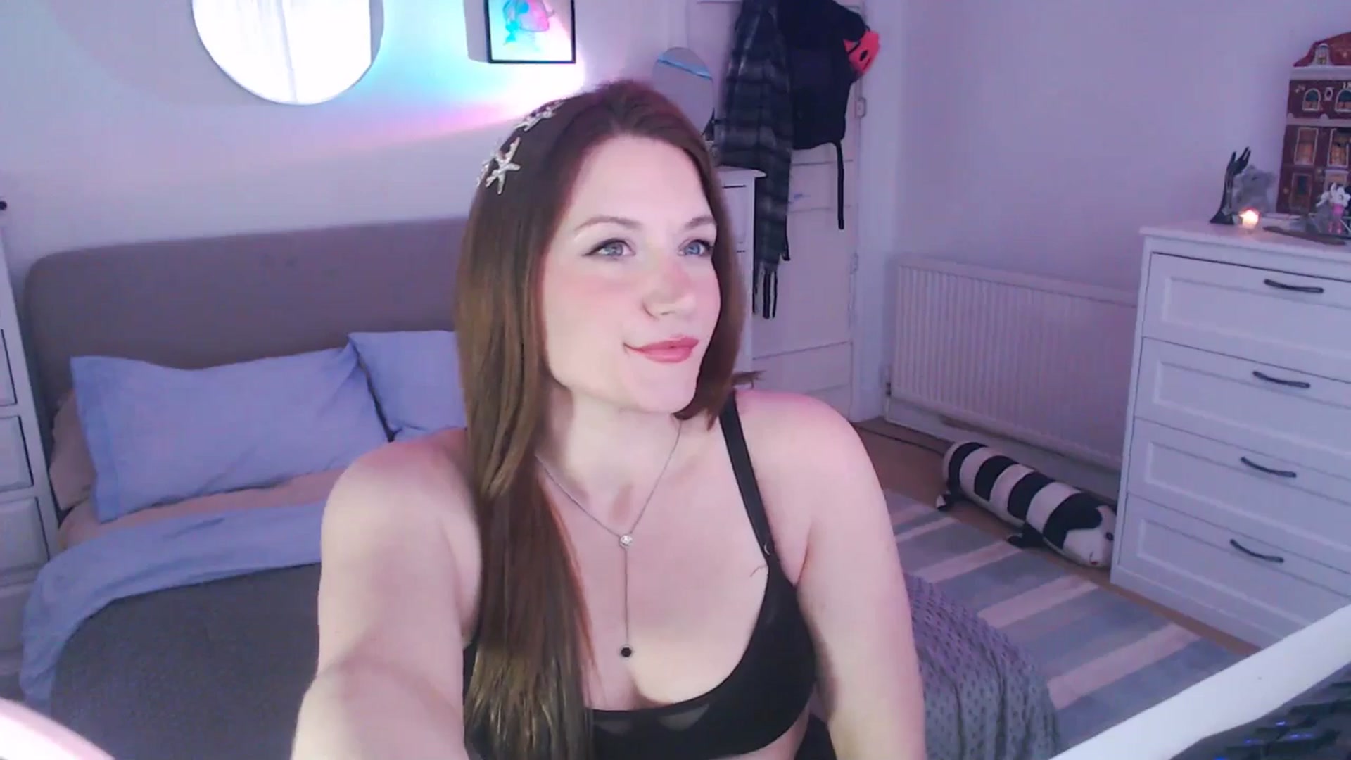 Gallery image thumbnail from xDaisyx's myfreecams stream on, 12/16/2024, 15:25 image 5 of 20