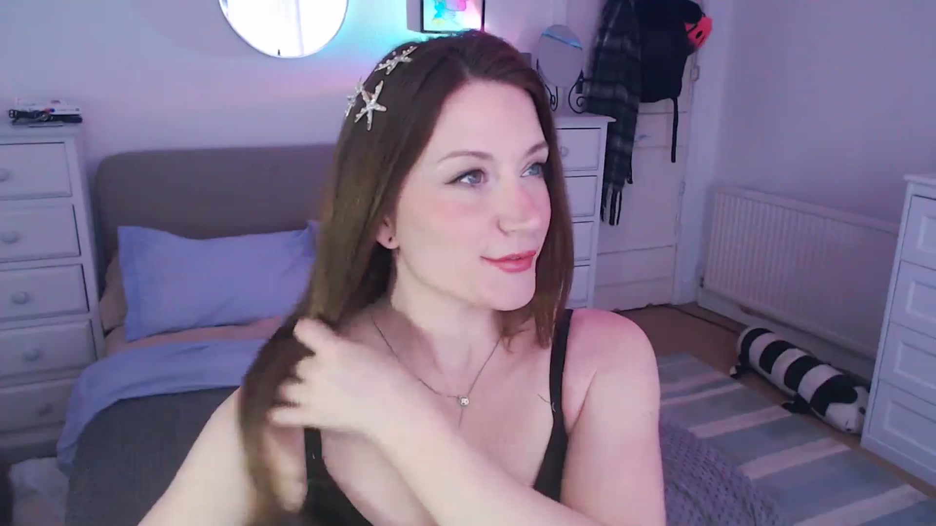 Gallery image thumbnail from xDaisyx's myfreecams stream on, 12/16/2024, 15:25 image 3 of 20