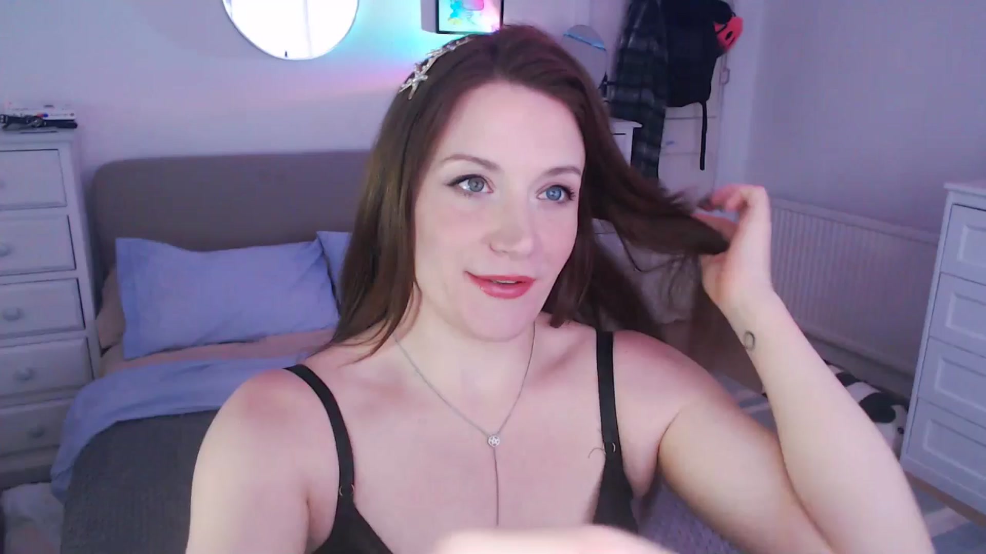 Gallery image thumbnail from xDaisyx's myfreecams stream on, 12/16/2024, 15:25 image 1 of 20
