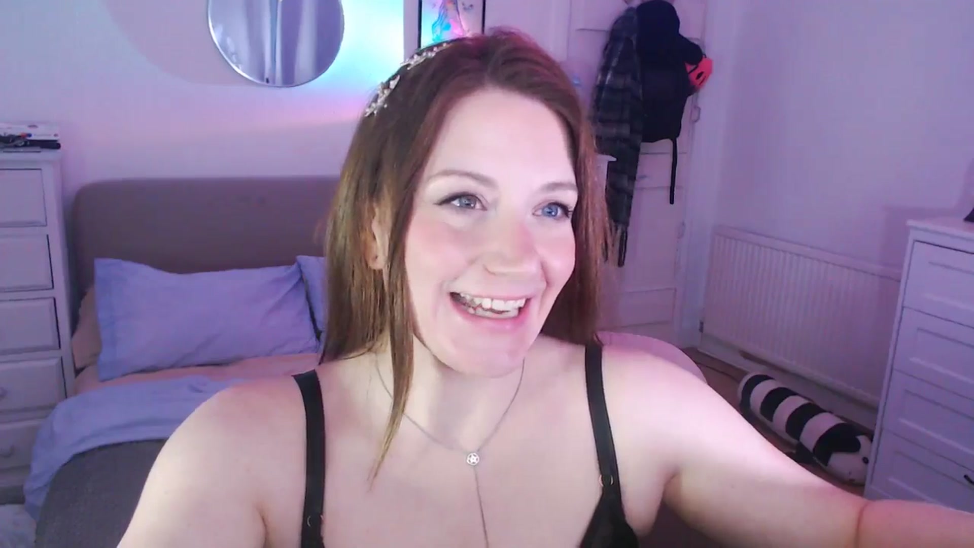 Gallery image thumbnail from xDaisyx's myfreecams stream on, 12/16/2024, 15:50 image 19 of 20