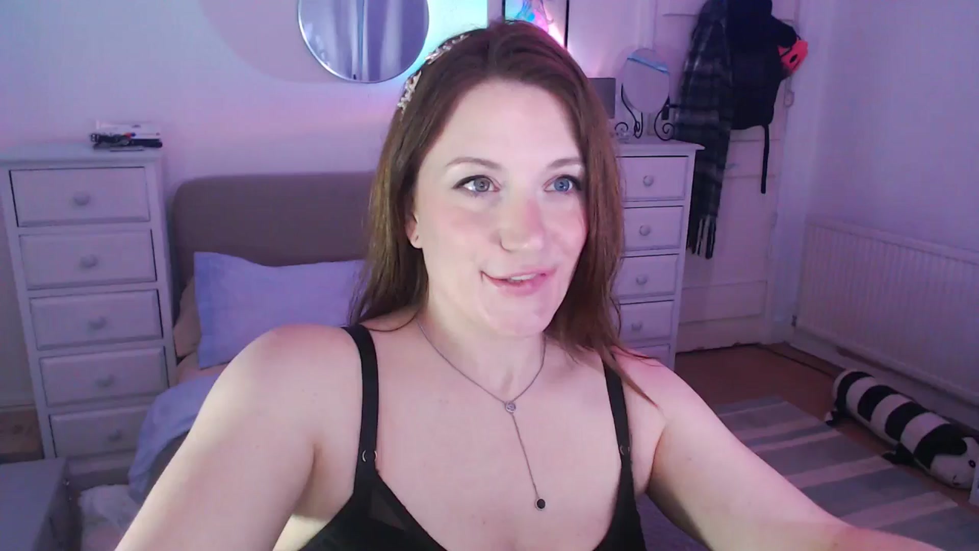 Gallery image thumbnail from xDaisyx's myfreecams stream on, 12/16/2024, 15:50 image 17 of 20