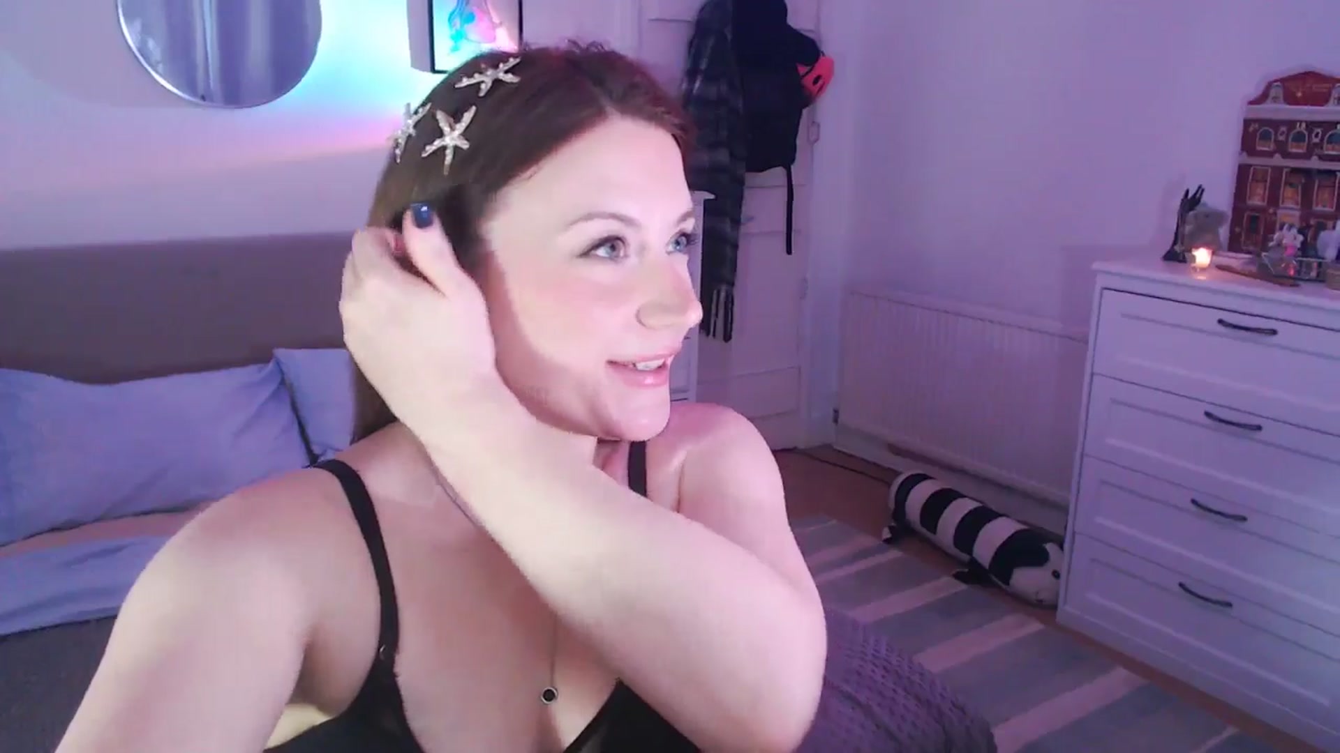 Gallery image thumbnail from xDaisyx's myfreecams stream on, 12/16/2024, 15:50 image 6 of 20