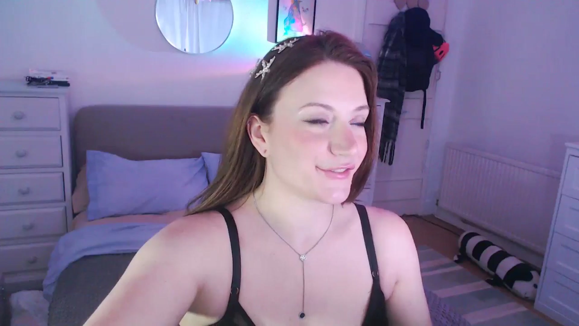 Gallery image thumbnail from xDaisyx's myfreecams stream on, 12/16/2024, 15:50 image 3 of 20