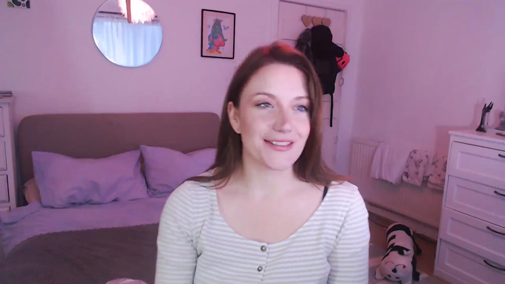 Gallery image thumbnail from xDaisyx's myfreecams stream on, 12/17/2024, 18:02 image 4 of 20