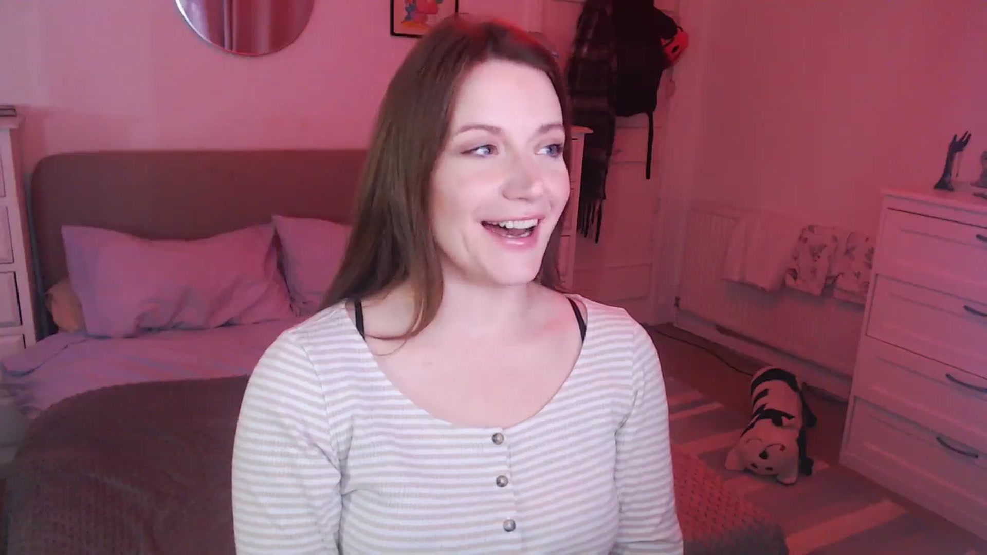 Gallery image thumbnail from xDaisyx's myfreecams stream on, 12/17/2024, 18:02 image 11 of 20