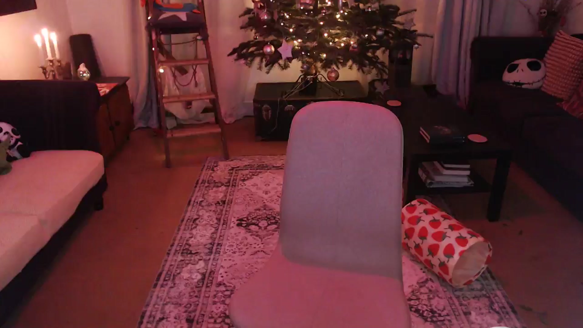 Gallery image thumbnail from xDaisyx's myfreecams stream on, 12/20/2024, 24:58 image 15 of 20