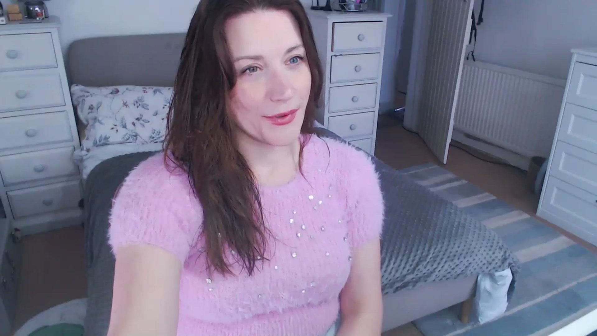 Gallery image thumbnail from xDaisyx's myfreecams stream on, 12/23/2024, 14:58 image 13 of 20