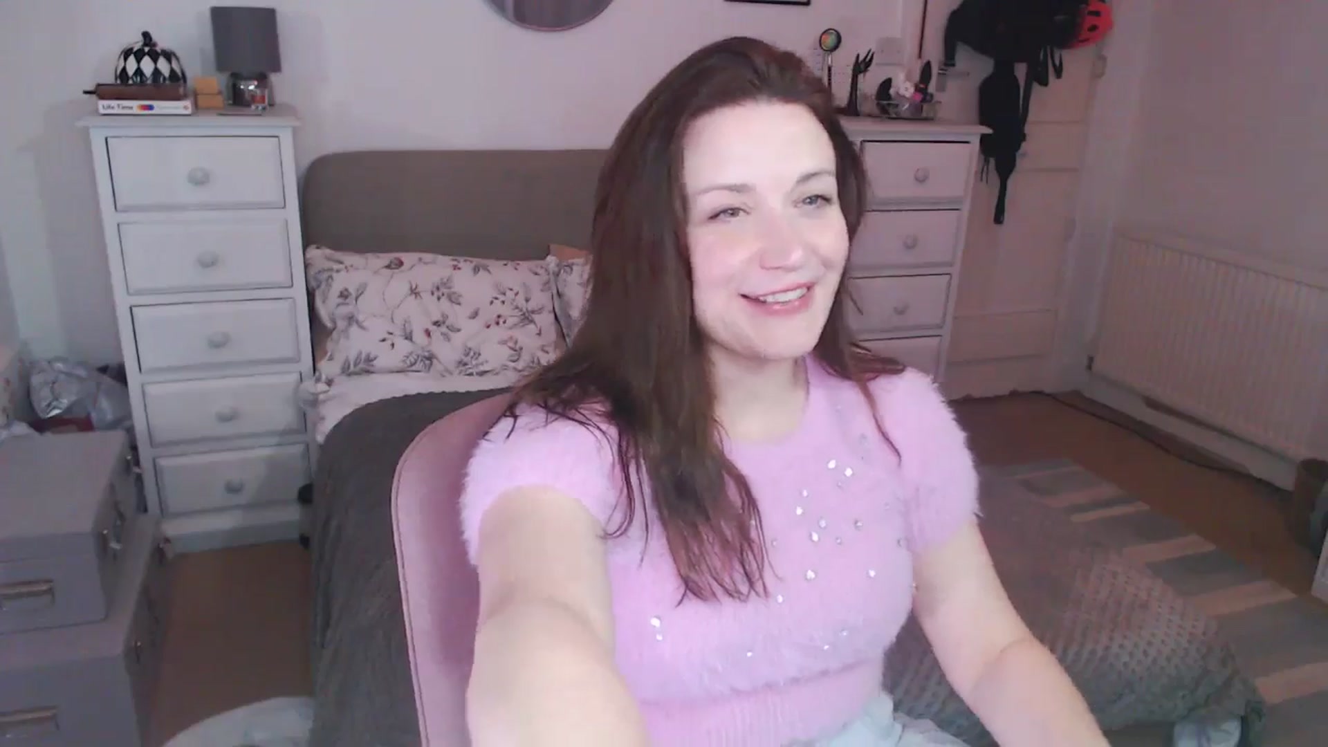 Gallery image thumbnail from xDaisyx's myfreecams stream on, 12/23/2024, 16:32 image 20 of 20
