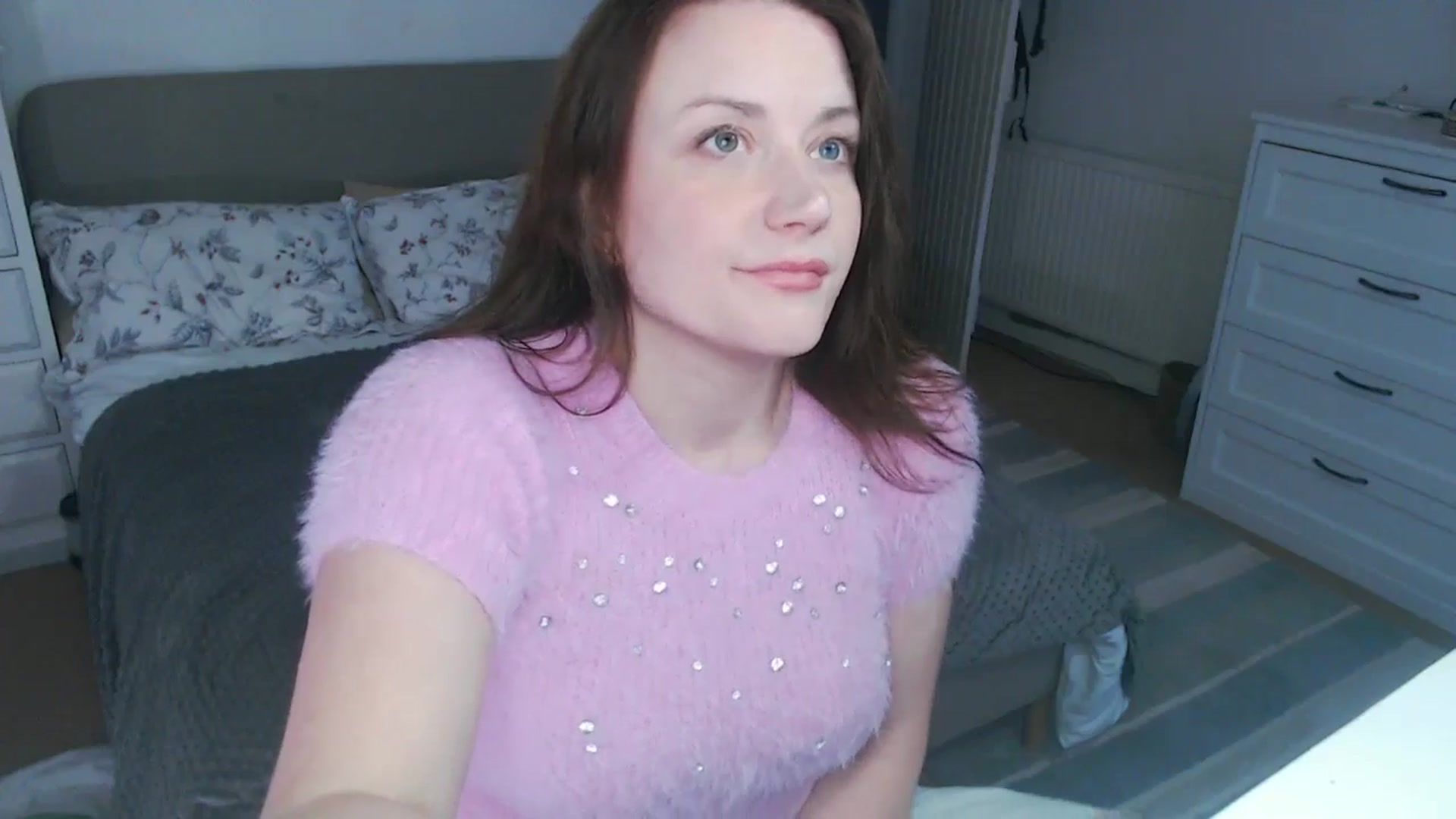 Gallery image thumbnail from xDaisyx's myfreecams stream on, 12/23/2024, 16:32 image 10 of 20