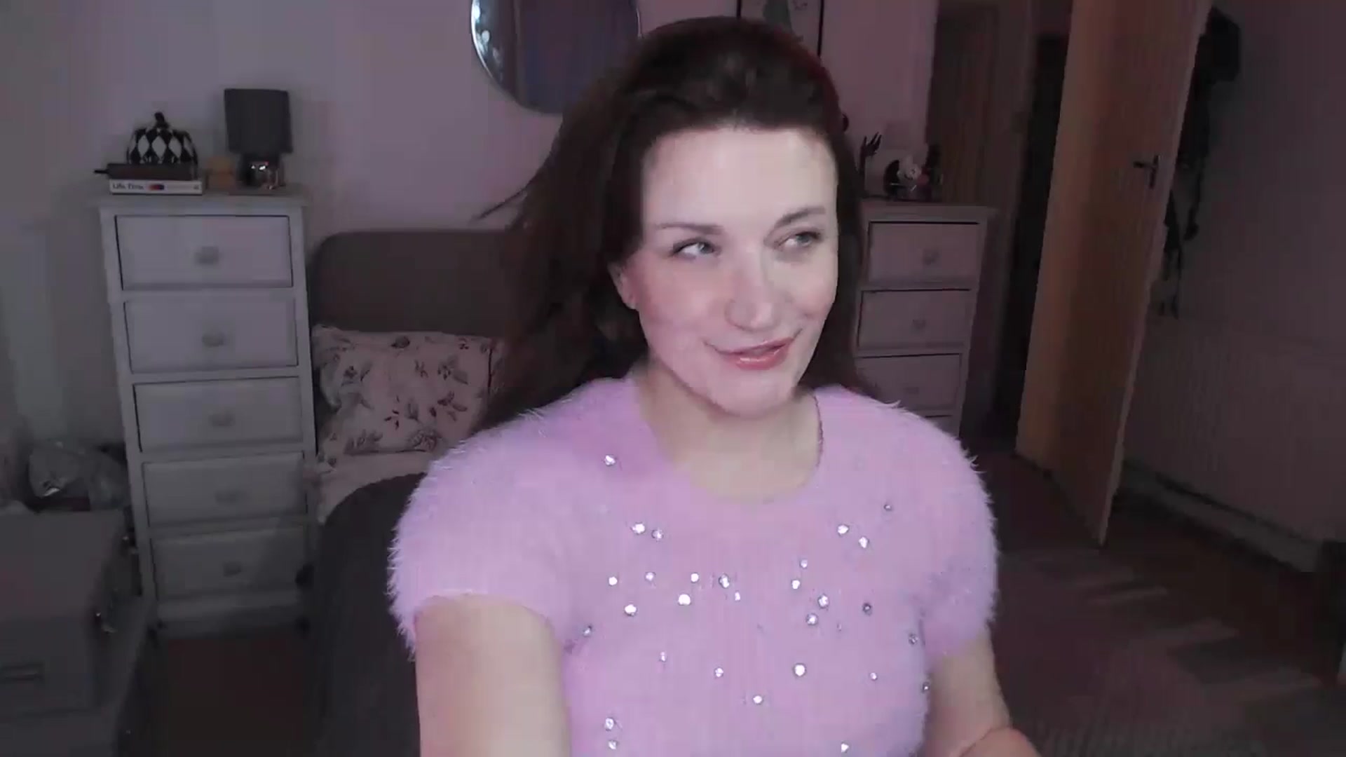 Gallery image thumbnail from xDaisyx's myfreecams stream on, 12/23/2024, 16:32 image 17 of 20