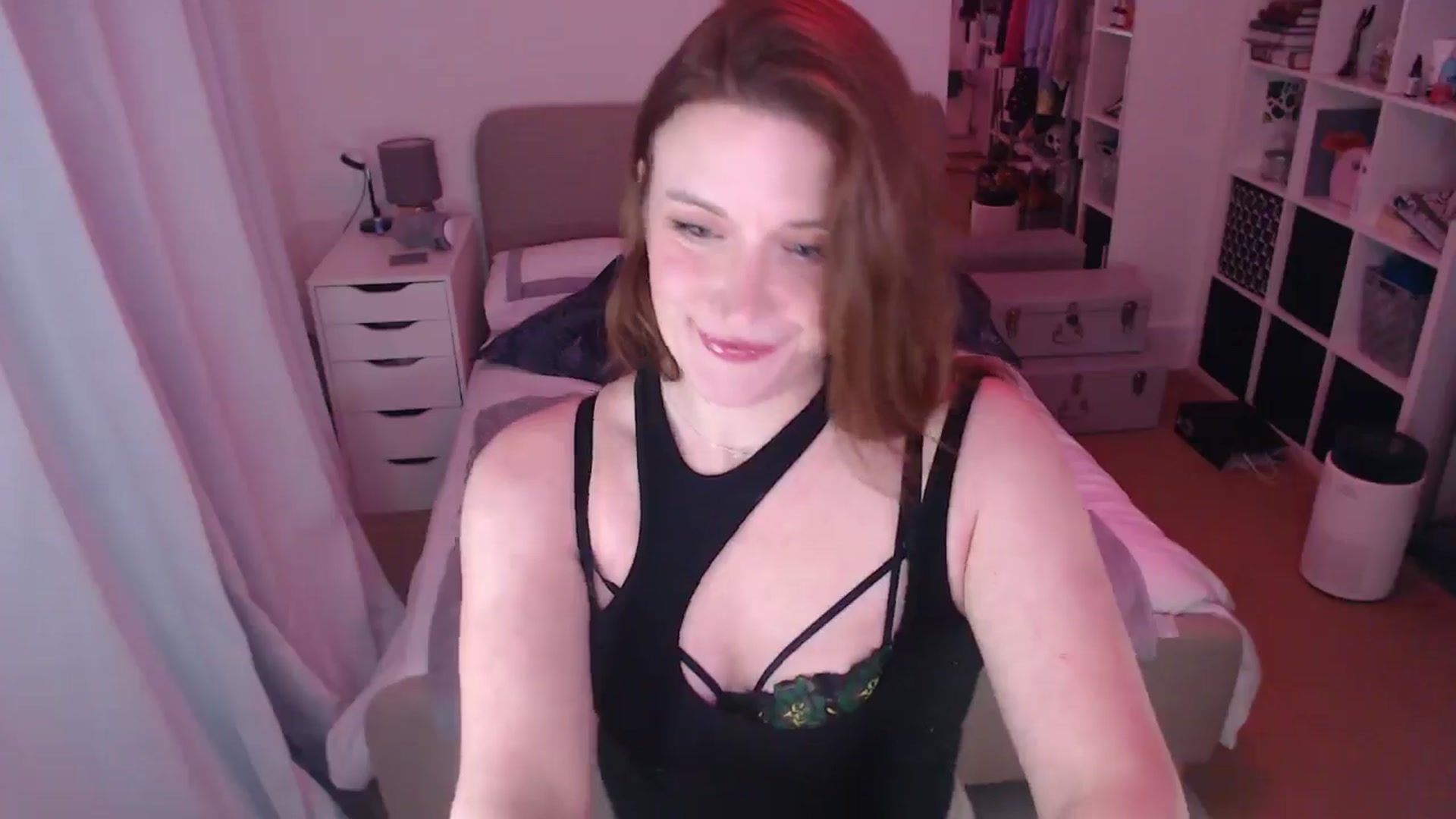 Gallery image thumbnail from xDaisyx's myfreecams stream on, 01/14/2025, 17:07 image 11 of 20