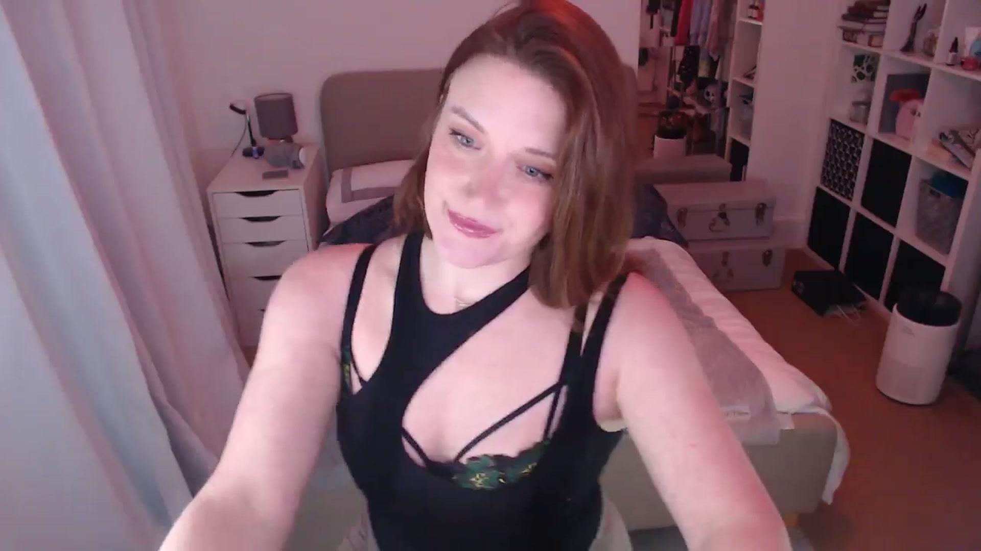 Gallery image thumbnail from xDaisyx's myfreecams stream on, 01/14/2025, 17:07 image 10 of 20