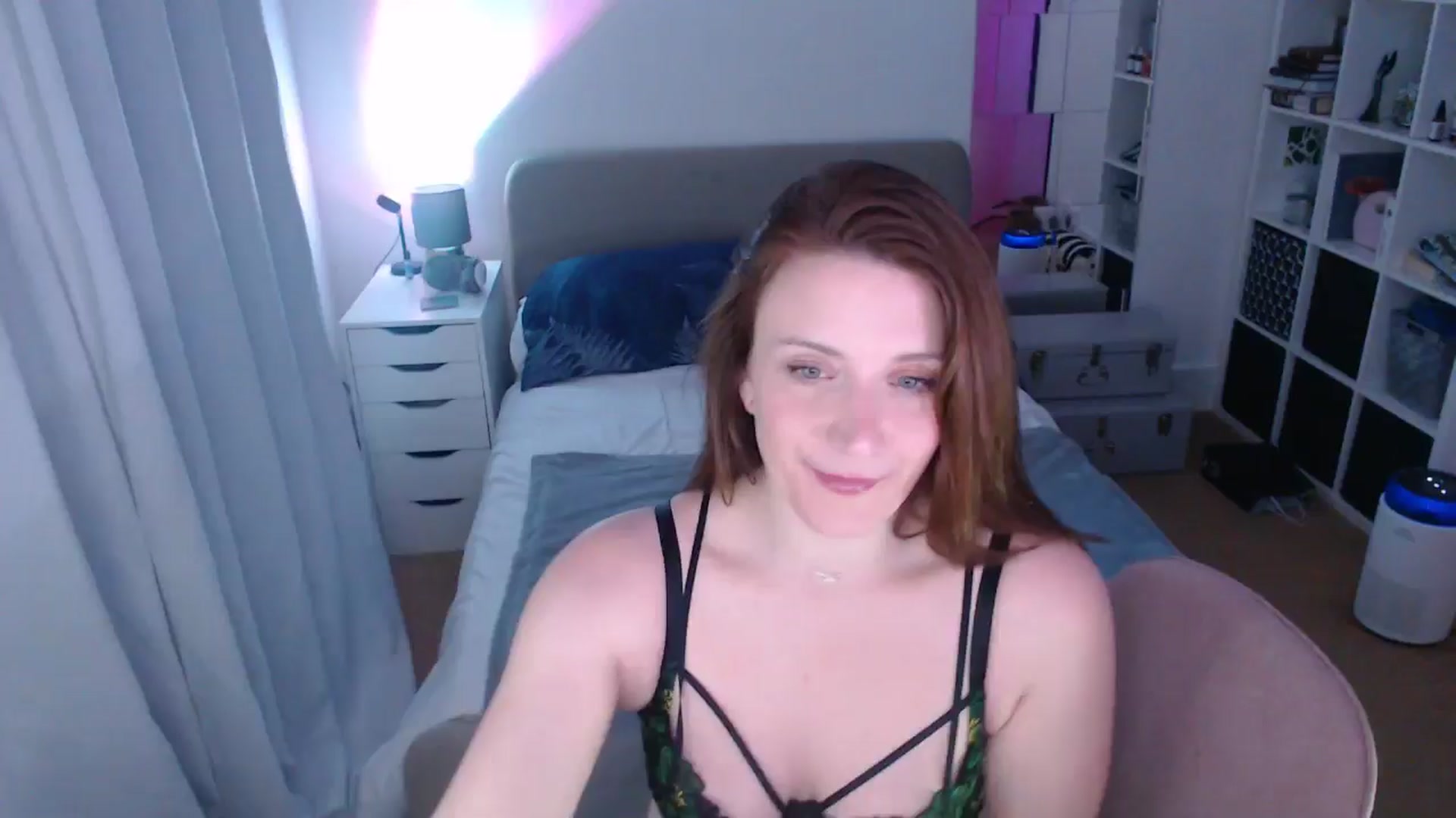 Gallery image thumbnail from xDaisyx's myfreecams stream on, 01/14/2025, 22:39 image 13 of 20