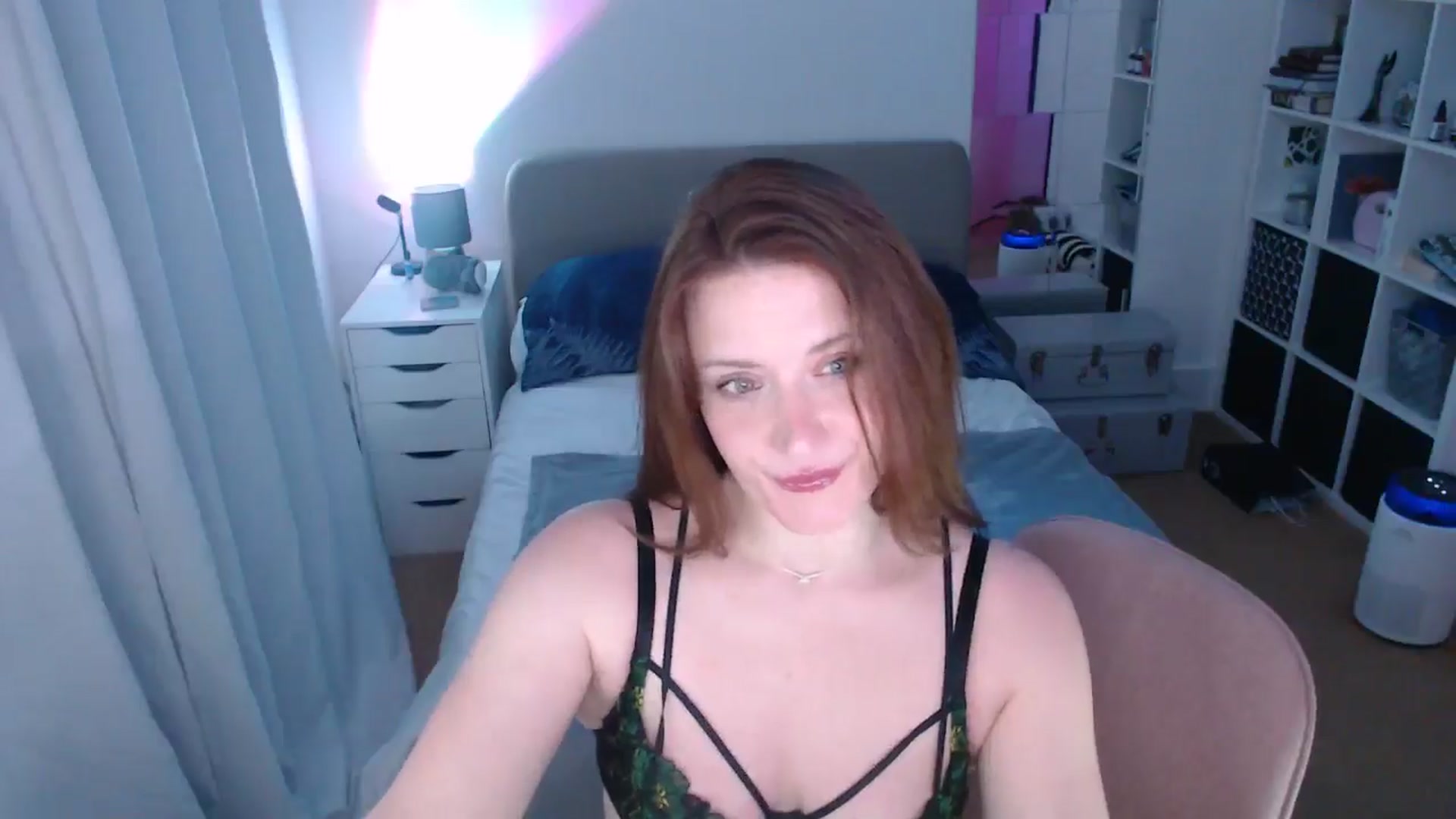 Gallery image thumbnail from xDaisyx's myfreecams stream on, 01/14/2025, 22:39 image 12 of 20