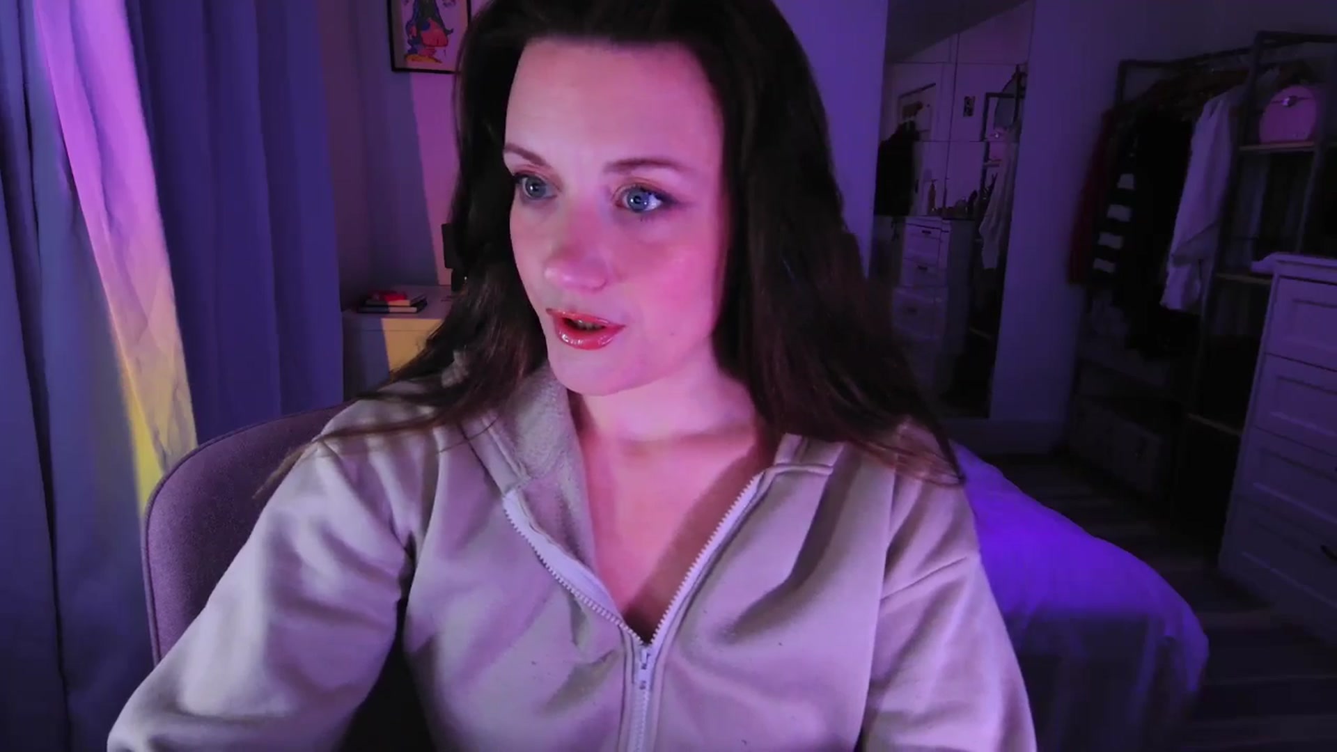 Gallery image thumbnail from xDaisyx's myfreecams stream on, 03/11/2025, 21:23 image 2 of 20