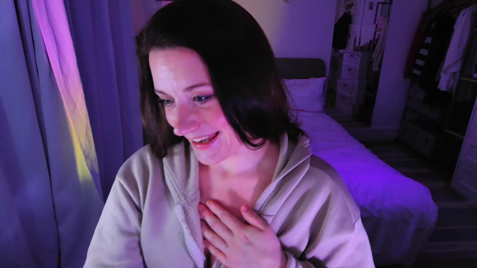 Gallery image thumbnail from xDaisyx's myfreecams stream on, 03/11/2025, 21:23 image 17 of 20