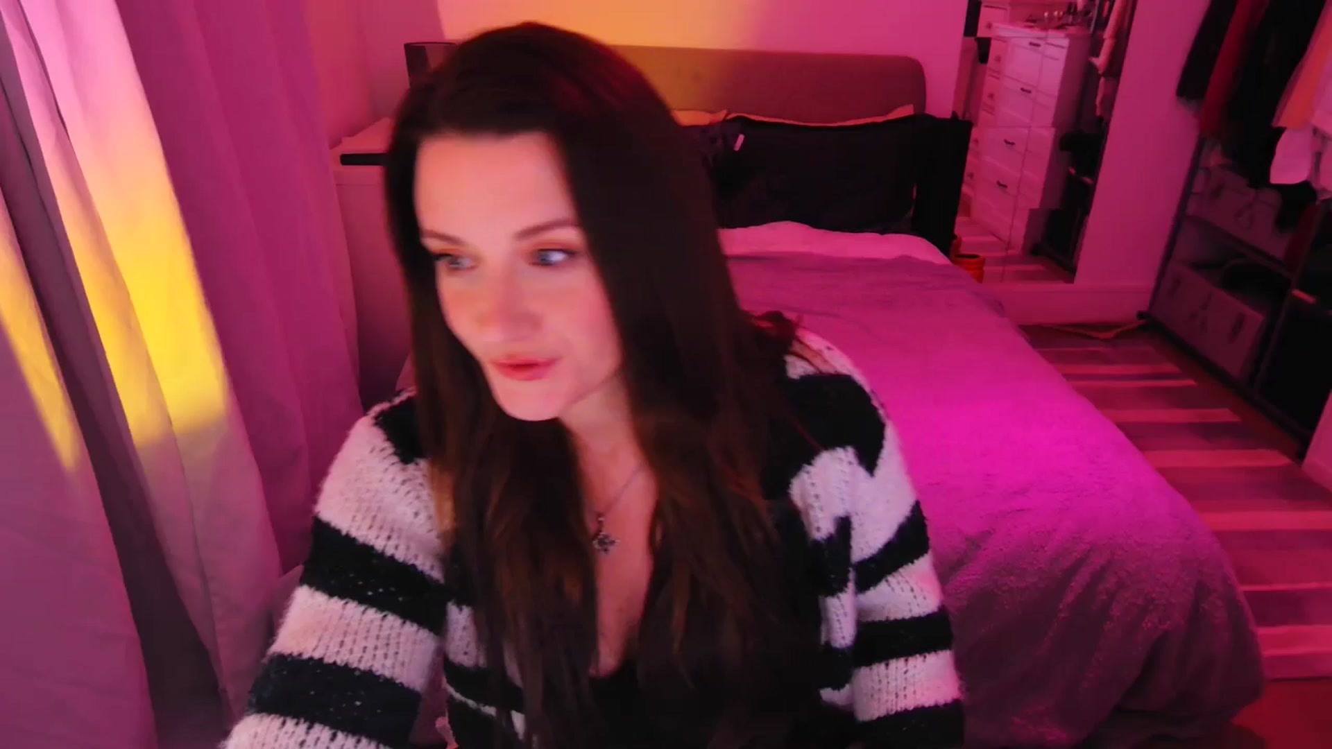 Gallery image thumbnail from xDaisyx's myfreecams stream on, 03/18/2025, 21:50 image 1 of 20