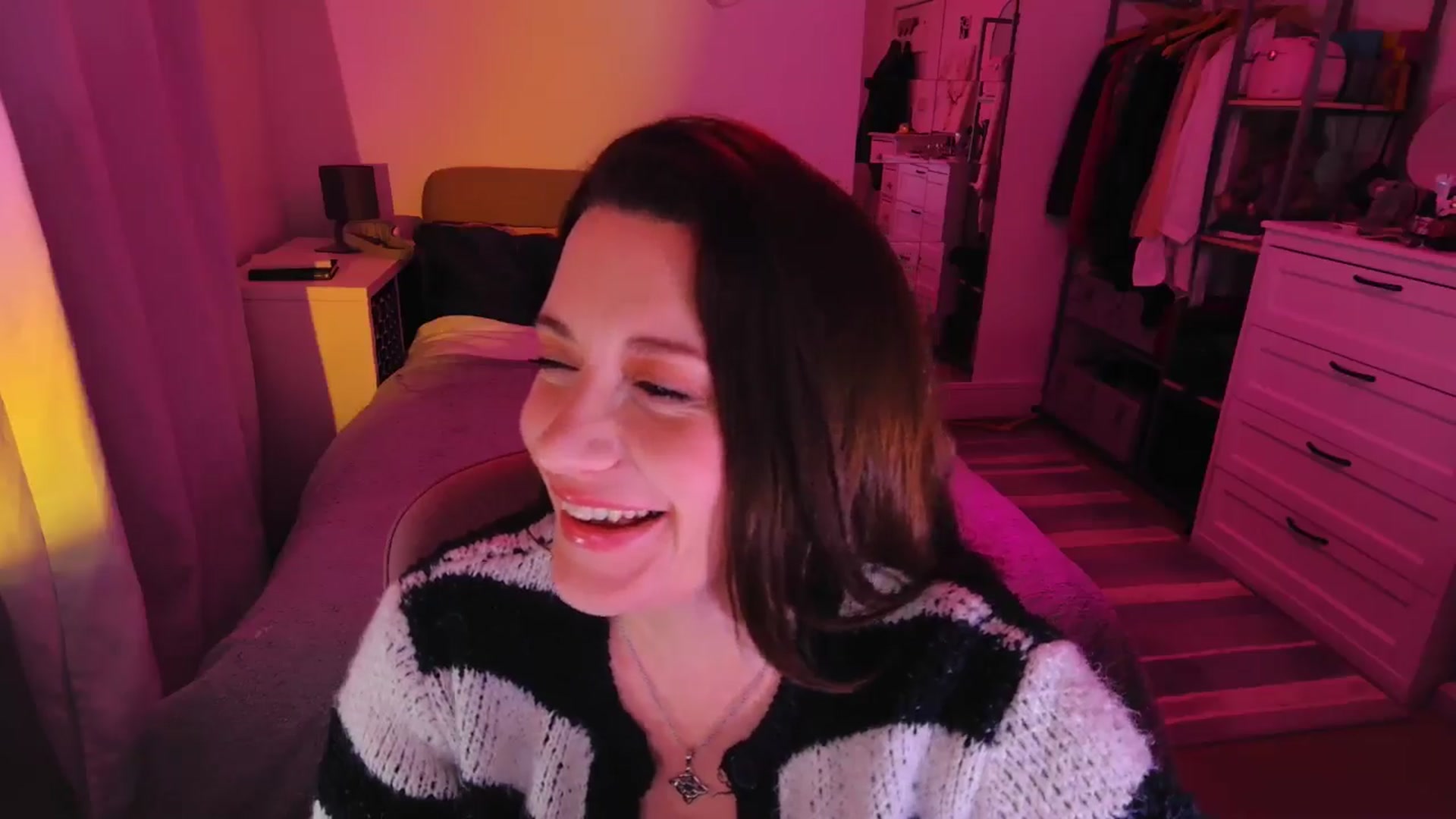 Gallery image thumbnail from xDaisyx's myfreecams stream on, 03/18/2025, 21:50 image 14 of 20