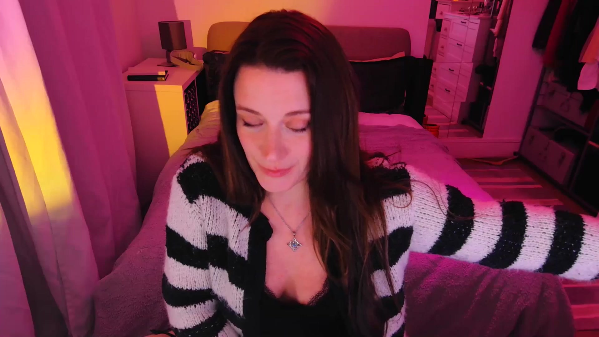 Gallery image thumbnail from xDaisyx's myfreecams stream on, 03/18/2025, 21:50 image 4 of 20
