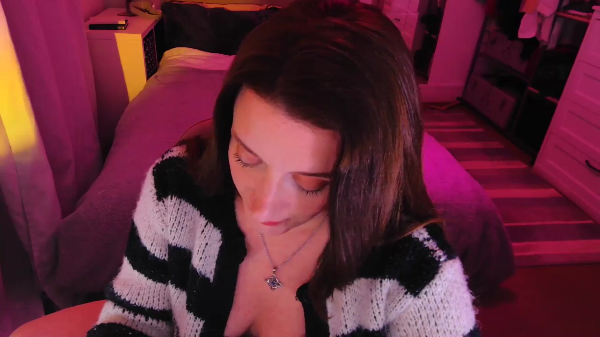 Gallery image thumbnail from xDaisyx's myfreecams stream on, 03/18/2025, 21:50 image 3 of 20