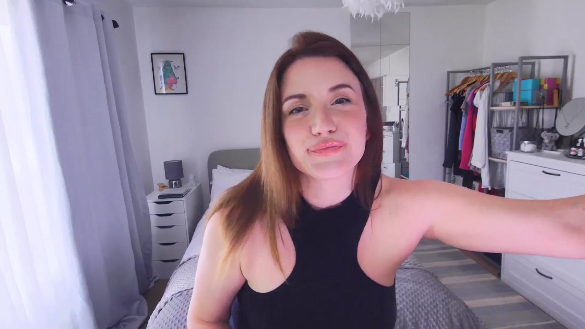 Gallery image thumbnail from xDaisyx's myfreecams stream on, 04/08/2025, 14:35 image 3 of 20