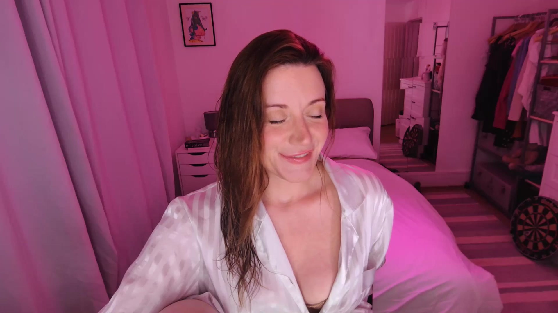 Gallery image thumbnail from xDaisyx's myfreecams stream on, 05/15/2025, 23:01 image 2 of 20