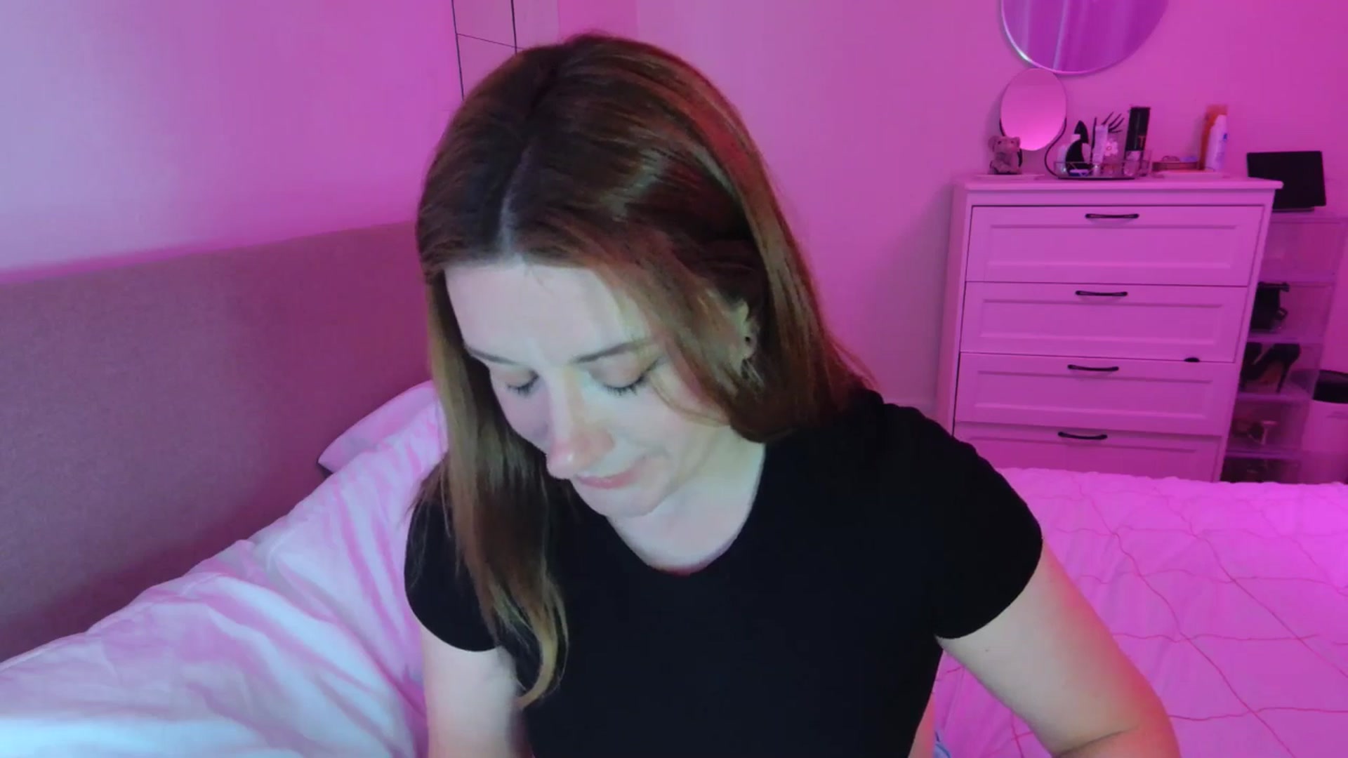 Gallery image thumbnail from xDaisyx's myfreecams stream on, 05/19/2025, 23:51 image 17 of 20