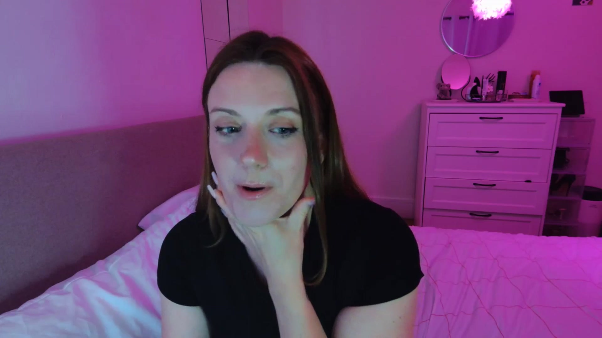 Gallery image thumbnail from xDaisyx's myfreecams stream on, 05/19/2025, 23:51 image 14 of 20