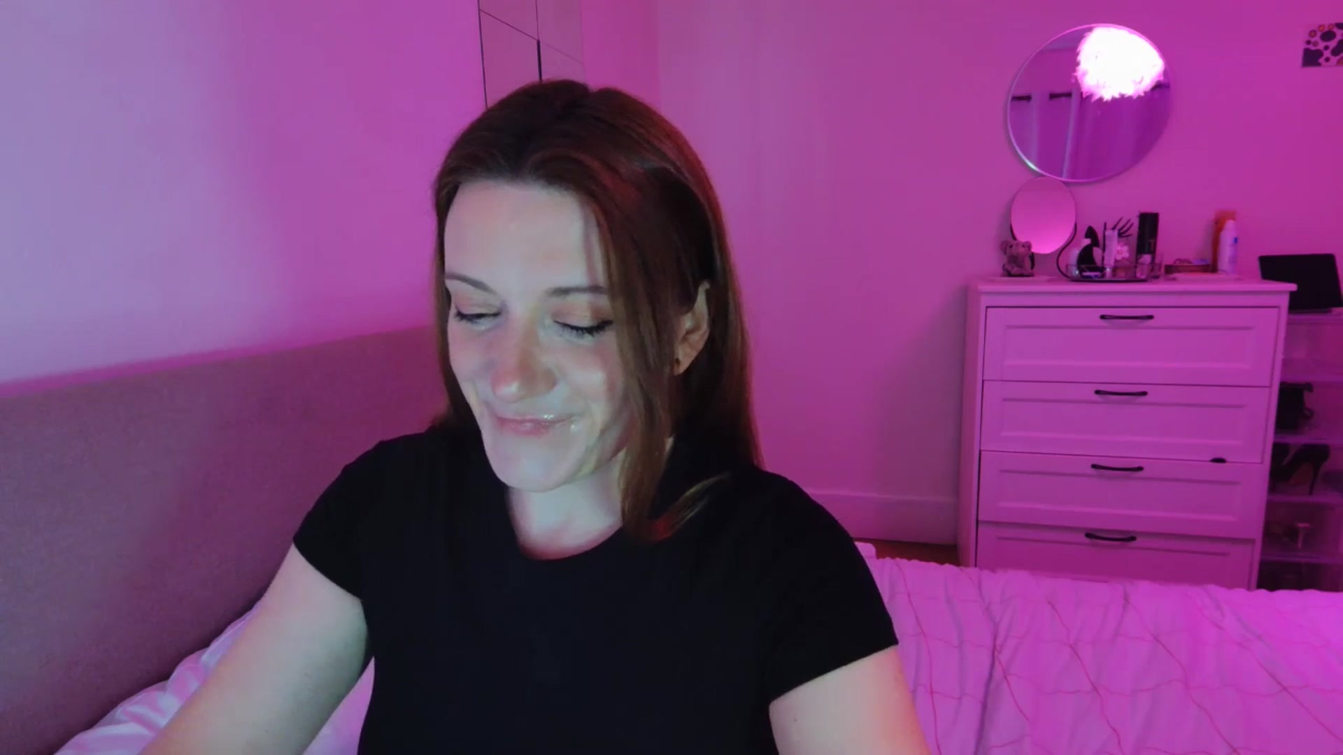 Gallery image thumbnail from xDaisyx's myfreecams stream on, 05/19/2025, 23:51 image 2 of 20