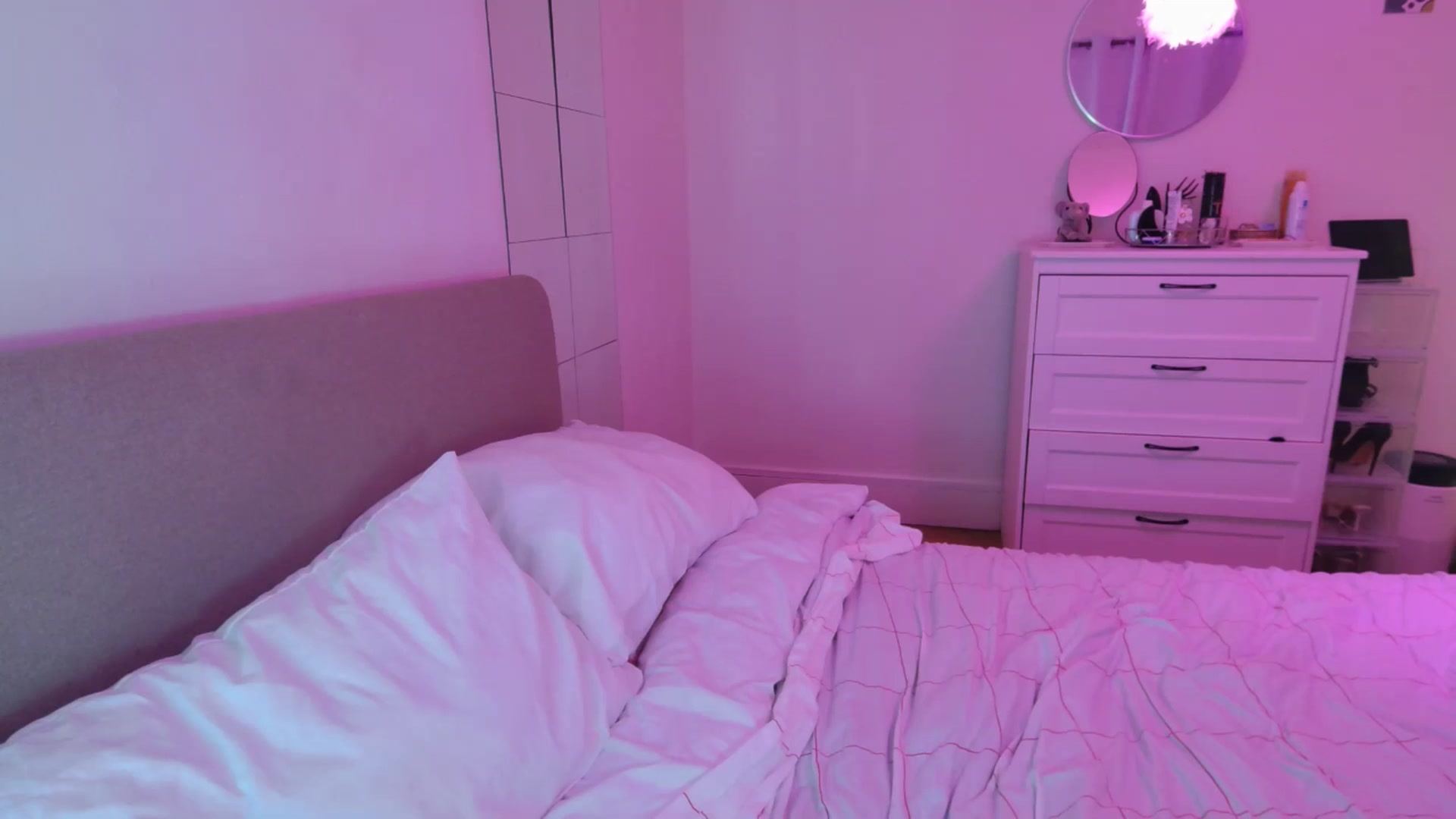 Gallery image thumbnail from xDaisyx's myfreecams stream on, 05/19/2025, 23:51 image 13 of 20