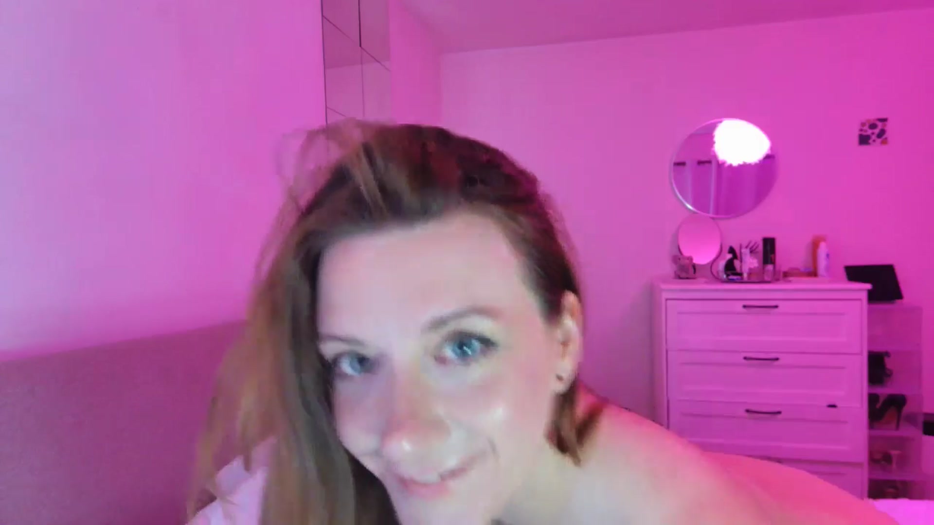 Gallery image thumbnail from xDaisyx's myfreecams stream on, 05/19/2025, 23:51 image 19 of 20