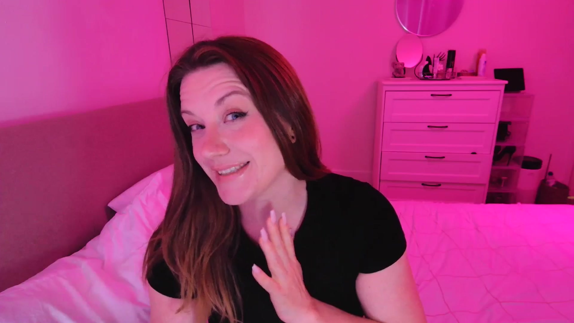 Gallery image thumbnail from xDaisyx's myfreecams stream on, 05/20/2025, 24:51 image 10 of 20