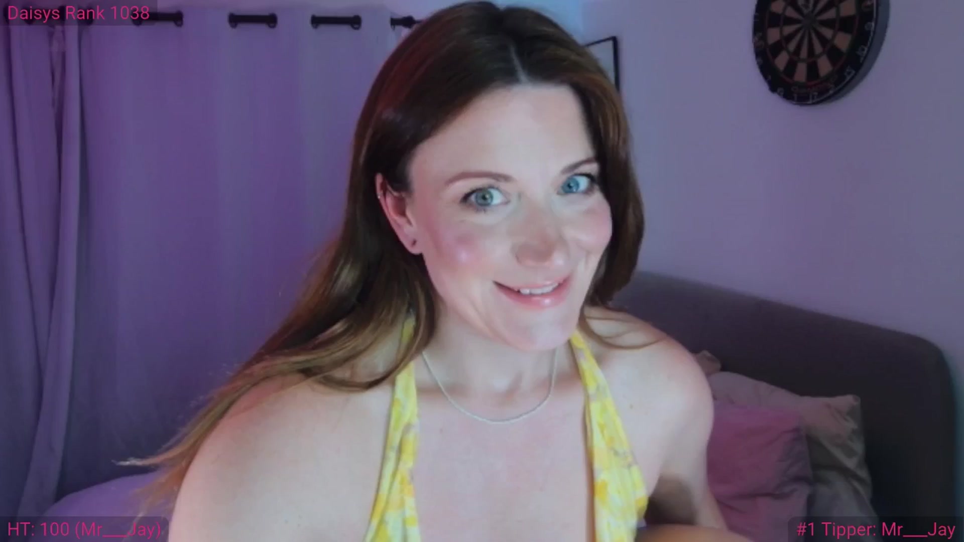 Gallery image thumbnail from xDaisyx's myfreecams stream on, 05/26/2025, 24:23 image 8 of 20