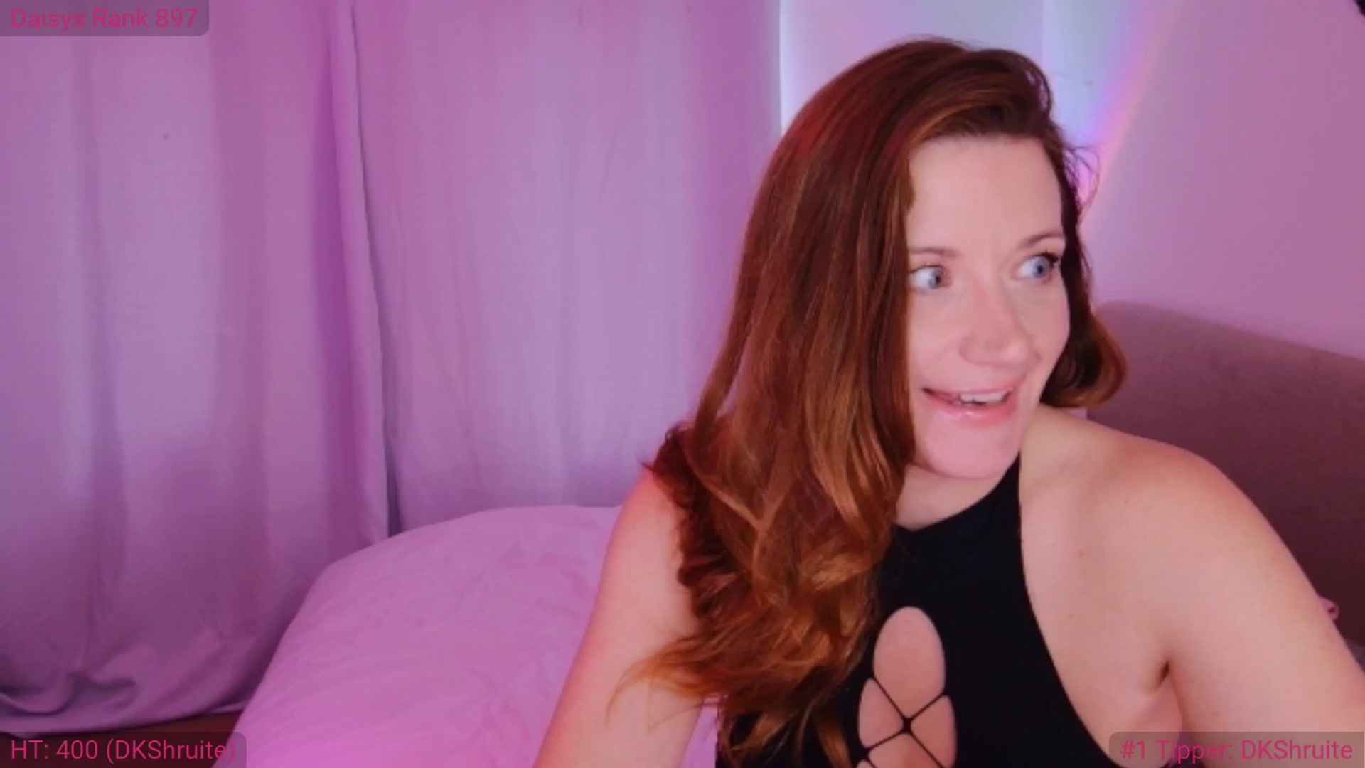 Gallery image thumbnail from xDaisyx's myfreecams stream on, 05/27/2025, 17:04 image 9 of 20