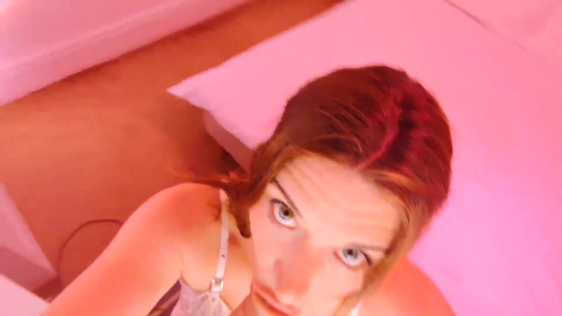 Gallery image thumbnail from xDaisyx's myfreecams stream on, 06/19/2025, 23:43 image 4 of 20
